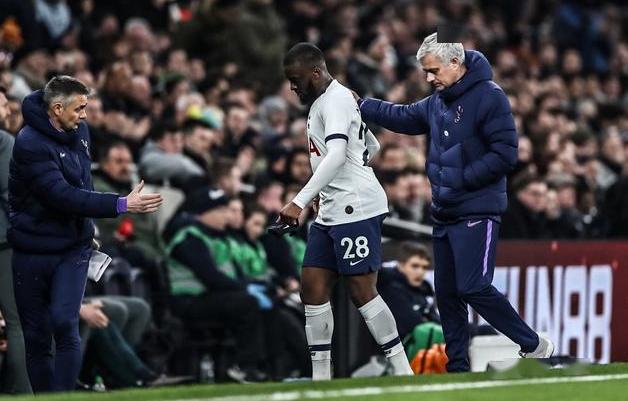  富勒姆农场主顽强逼平热刺制造冷门